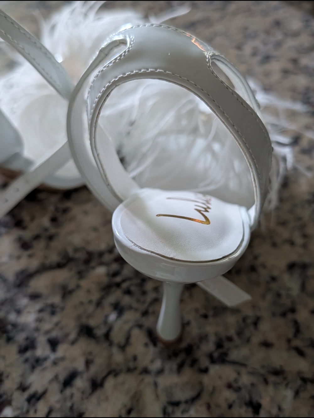 Lulu's White Feather Accent Block Heel Sandals Sz 6 - Picture 10 of 13